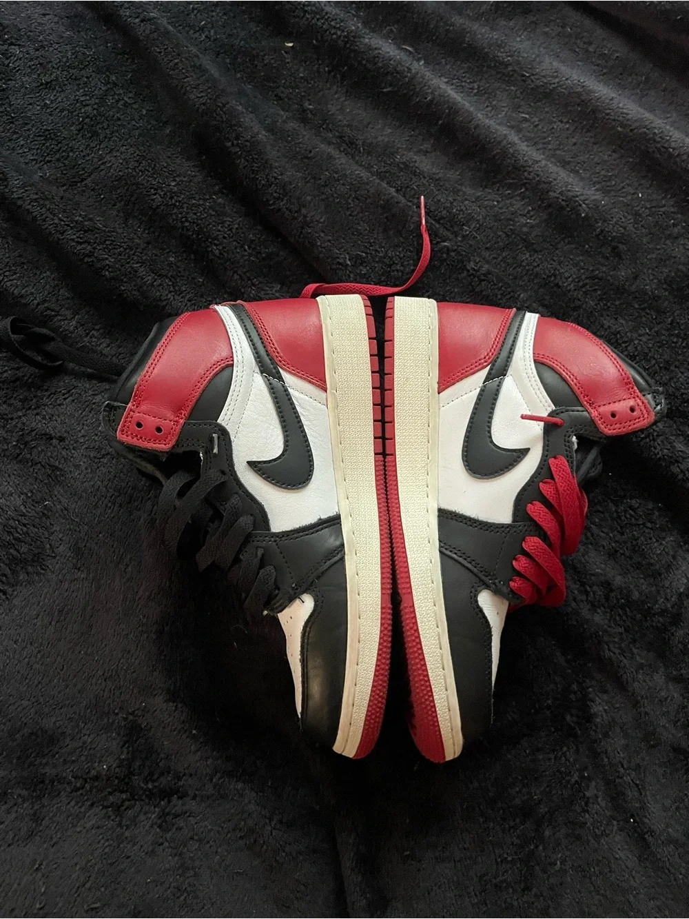 Nike Air Jordan 1 Kids Sneakers in Red Black White